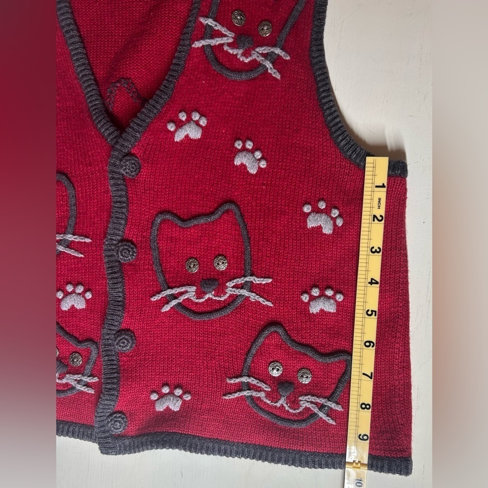 VINTAGE Timberlea Cat Embroidered Sweater Vest Red Gray Button Front Size Small - Picture 9 of 9